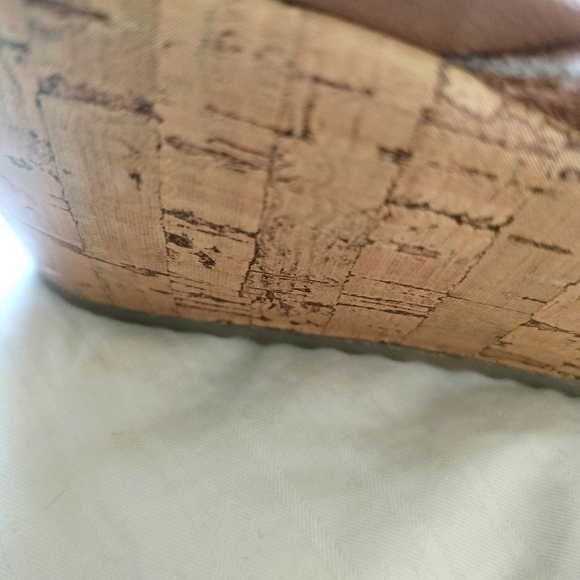 Luxe Foam Wedges - Picture 6 of 11